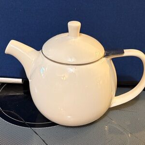 Classic White Ceramic Teapot with Lid